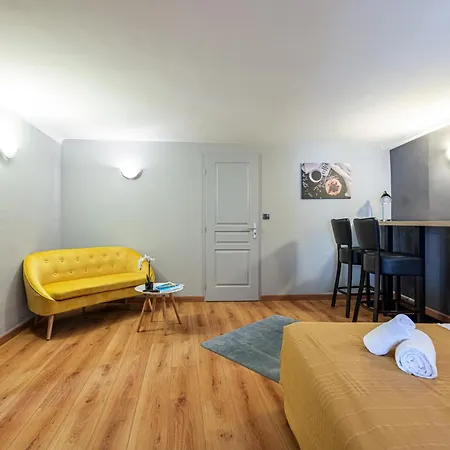 Appartement 3 Pieces Des Jardins, Parking, 50m Plage, Clim Menton