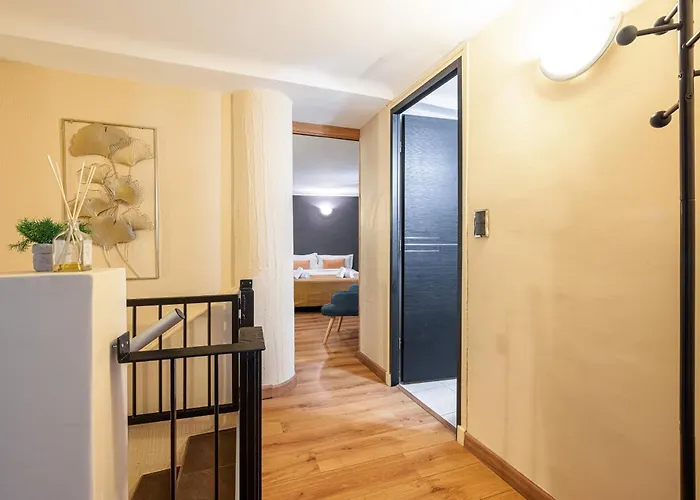 3 Pieces Des Jardins, Parking, 50m Plage, Clim アパート